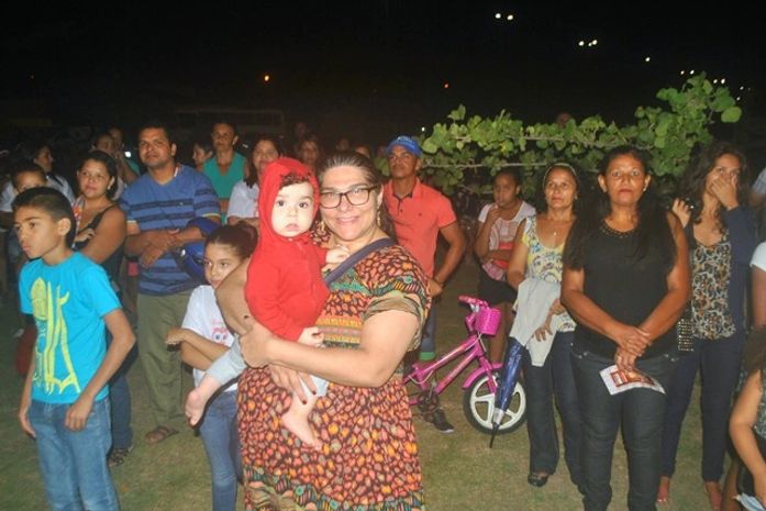 Famílias arapiraquenses participam de piquenique musical no Dia das Mães