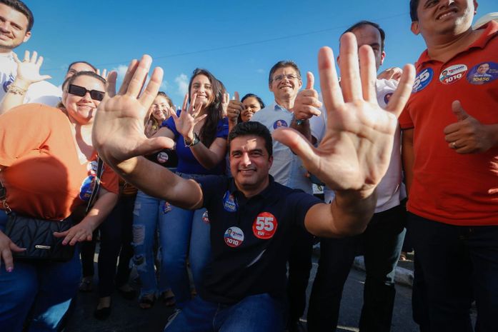 Rui Palmeira é o candidato ao governo que mais cresce nas pesquisas