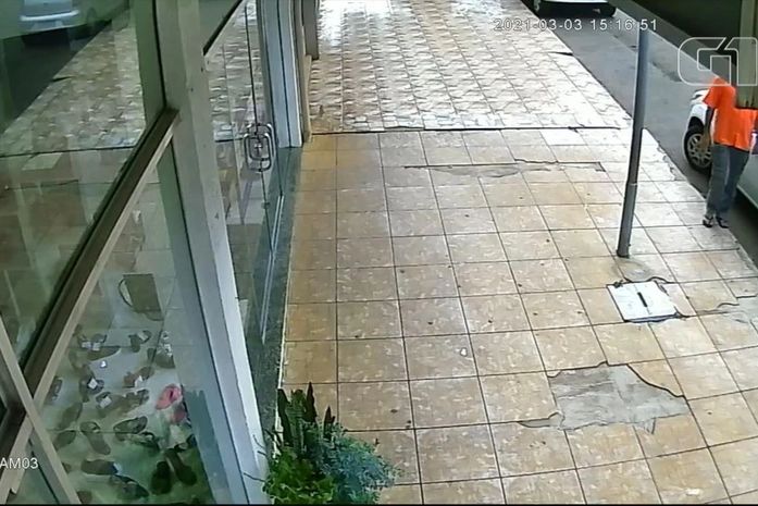 Homem com coronavírus é preso após passar a mão em maçaneta de carro no Rio Grande do Sul