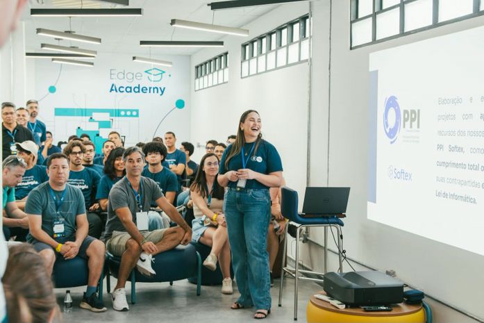 “Toda universidade do Brasil deveria ter um Edge Academy”, afirma diretora da ABDI durante visita a programa de formação na Ufal