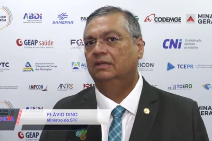 Dino afirma à TV Cidadã que ataque de homem-bomba serve para sociedade debater cultura da democracia