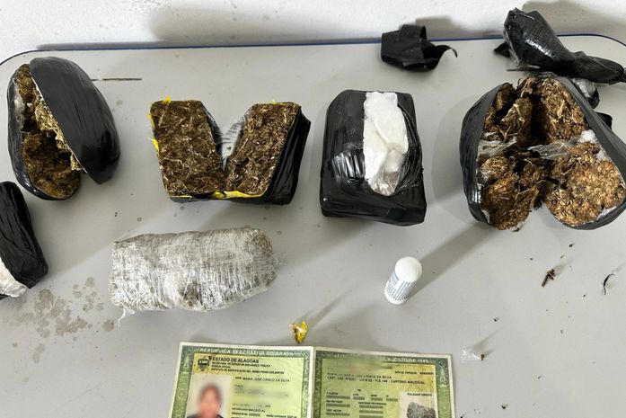 Duas mulheres são presas tentando entrar com drogas no presídio em Maceió