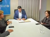 Prefeito assina Termo de adesão da plataforma Busca Ativa Escolar do Unicef.