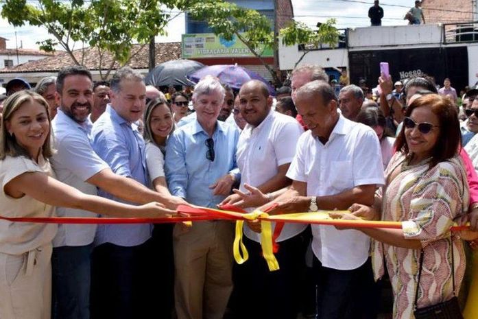 Prefeito Fernando Cavalcante inaugura obras na zona rural

