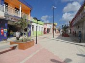 Cidade ganhou calçadão moderno