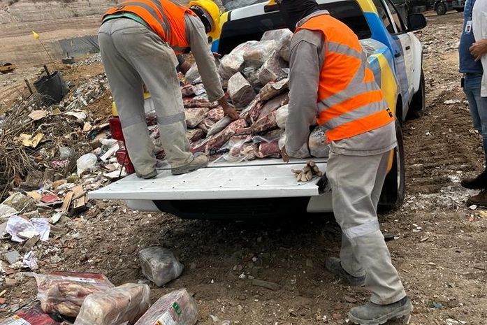 Vigilância Sanitária apreende uma tonelada de carne “vencida” em supermercado da Serraria