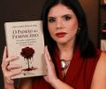Advogada alagoana lança livro sobre padrões do feminicídio e desafios no enfrentamento da violência contra mulheres