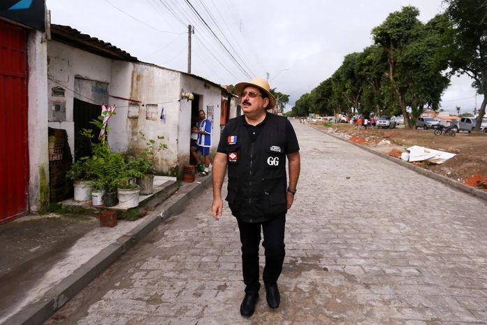 Prefeito de Rio Largo fiscaliza andamento das obras de pavimentação e drenagem do Complexo Brasil Novo