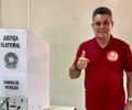 Candidato à reeleição, Neno Freitas (MDB), vota em Branquinha