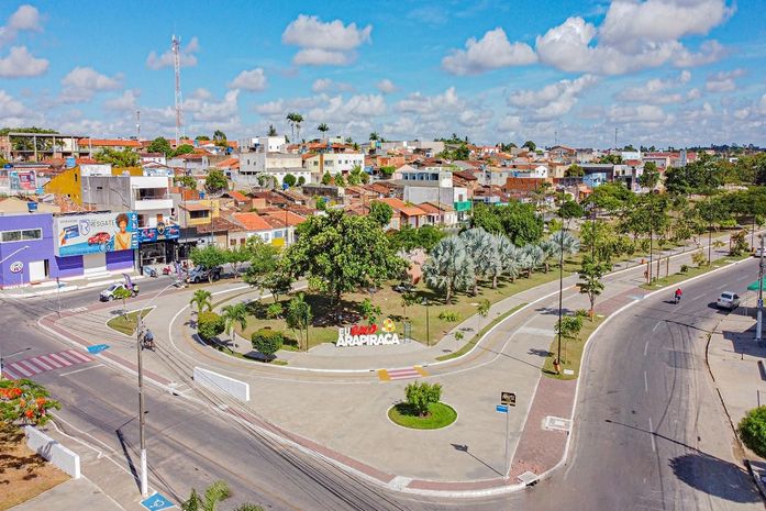 Rua fechada: prefeitura instala espaço para pedestres e lazer no Bosque das Arapiracas