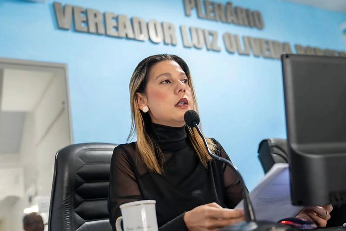 Ex-candidata apronta “barraco” invade plenário e tenta agredir parlamentar mais votada durante sessão na Câmara