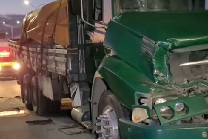 Acidente entre caminhões é registrado na AL-115, em Arapiraca
