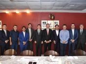 Hugo Motta (à esquerda de Lira na foto) recebeu o presidente da Câmara em celebração de aniversário 