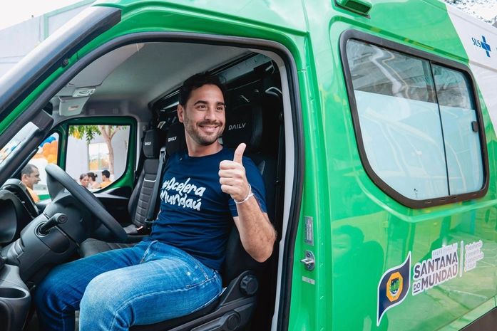 Prefeitura de Santana do Mundaú reforça frota com a entrega de três novos veículos