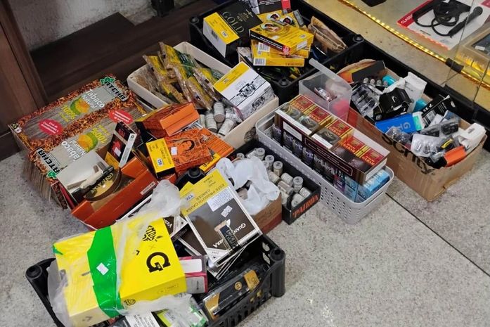 Operação conjunta apreende dois mil cigarros eletrônicos em Maceió e comerciante é conduzido à Polícia Federal
