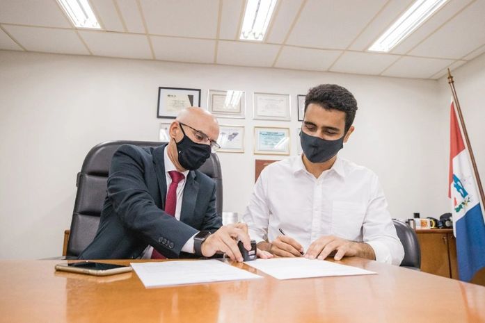 Prefeito JHC assina termo de cooperação com a PF para capacitar guardas municipais