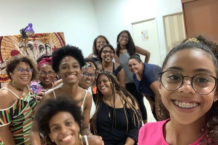 Instituto Raízes de Áfricas e AMAR realizam Roda de Conversa com mulheres pretas, no Rio de Janeiro.