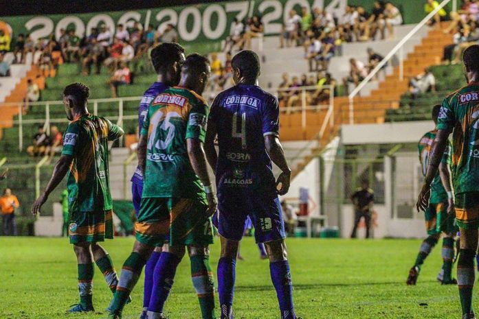 Cruzeiro e CRB empataram por 1 a 1 em Arapiraca na abertura da
