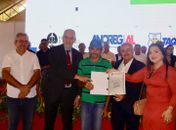 Prefeitura de Taquarana entrega 109 títulos de propriedades através do Programa Moradia Legal