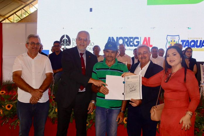 Prefeitura de Taquarana entrega 109 títulos de propriedades através do Programa Moradia Legal