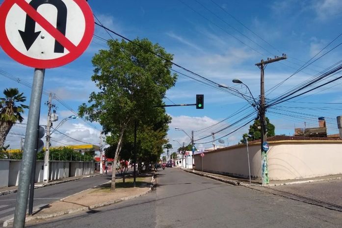 Prefeitura sinaliza vias e conserta semaforos nas ruas de Arapiraca