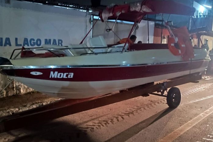 Lancha furtada na Pajuçara é localizada em marina do Pontal da Barra