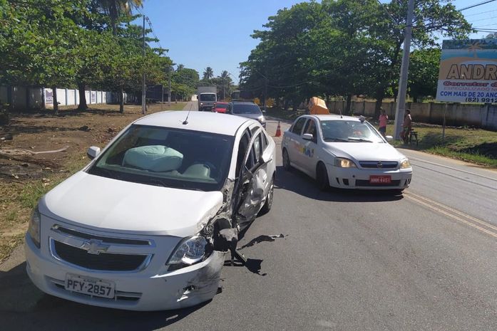 Acidente aconteceu após motorista passar mal ao volante.