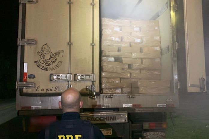 PRF apreende mais de 17,5 toneladas de frango com nota fiscal falsa em Alagoas