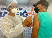 Maceió chega a 80% de adultos totalmente imunizados contra a Covid-19
