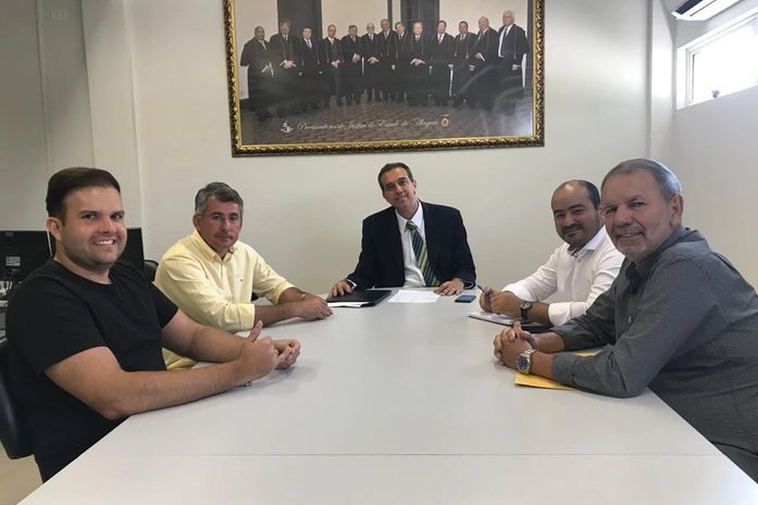 Prefeitura e Eleva apresentam acordo ao MPE e coleta não será mais paralisada