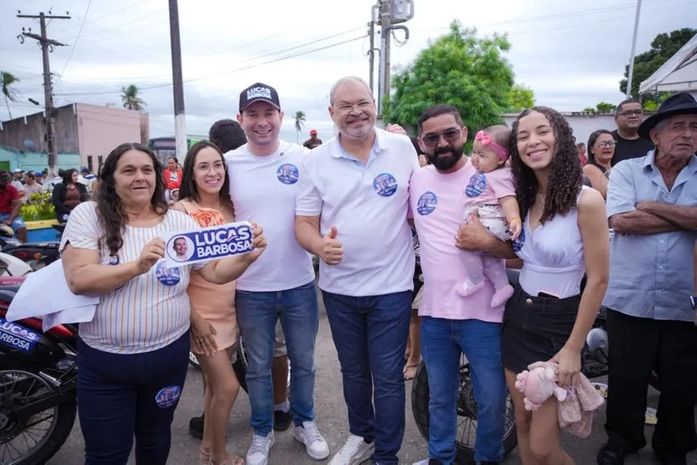 Lucas Barbosa participa de grande adesivaço em Feira Grande ao lado do prefeito Dário e lideranças políticas