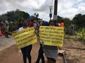Impedidos de trabalhar: Comerciantes da Praia de Maragogi bloqueiam AL 101 Norte