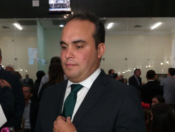 Davi Maia é ridicularizado por deputados