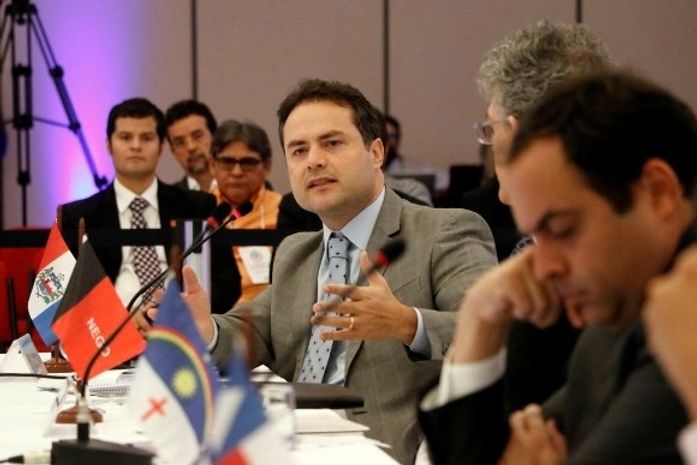 Renan Filho defende reforma tributária durante 3° Encontro de Governadores do Nordeste