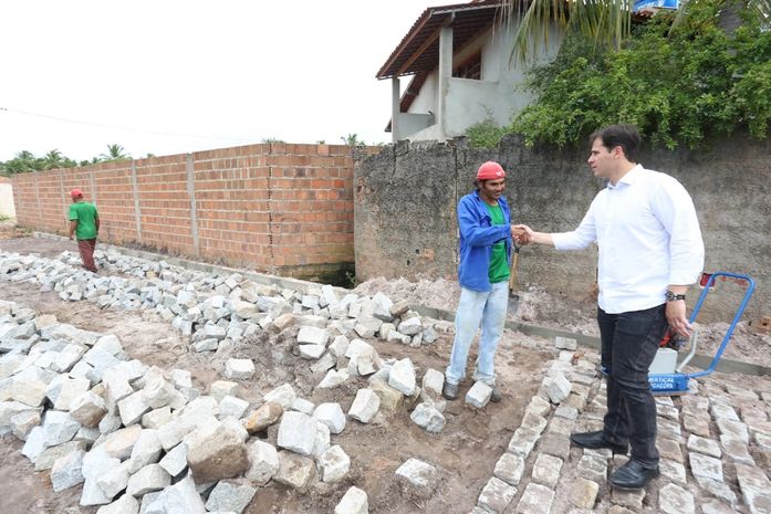 Obras de drenagem e pavimentação avançam na Massagueira