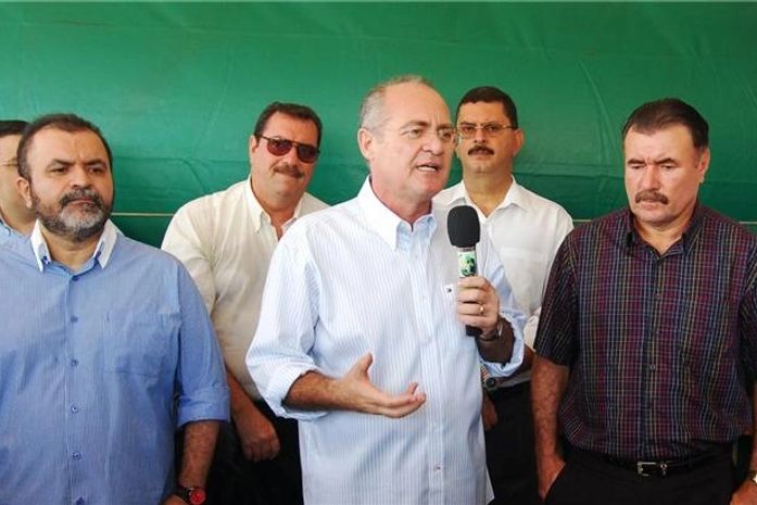 Cícero Almeida e Jefferson Moraes, ao lado de Renan Calheiros