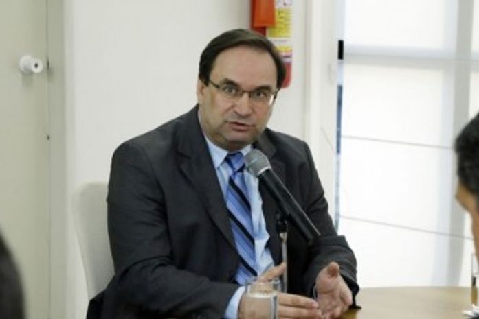 Luciano Barbosa anuncia concurso público na área da educação