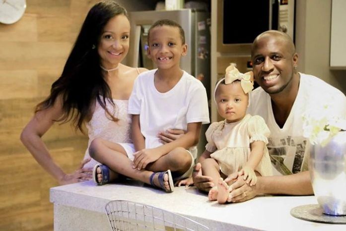 "Eu tenho nojo de encostar em negro"- disse a menina branca para o amigo negro.