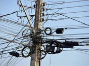 Equatorial realiza ação de reordenamento de cabos das empresas de telecomunicações em Arapiraca 

