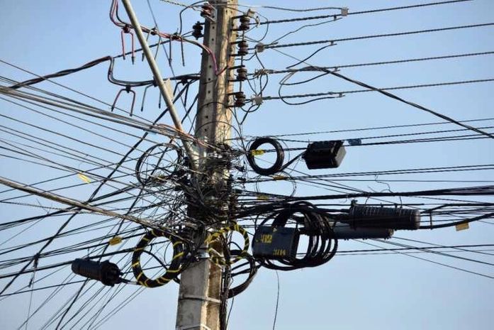 Equatorial realiza ação de reordenamento de cabos das empresas de telecomunicações em Arapiraca