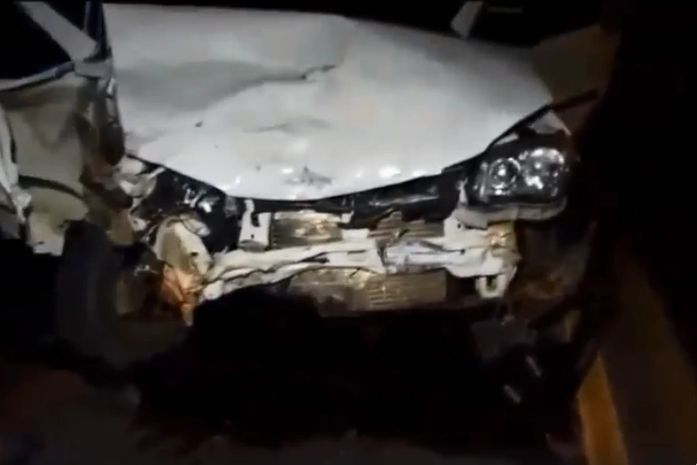 Colisão entre carro e carreta deixa motorista ferido no Agreste