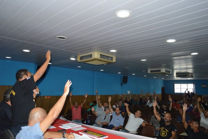 Policiais civis decidem por greve de 24 horas na próxima terça-feira