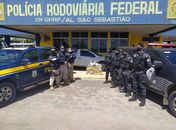 PRF prende três e apreende mais de 90 quilos de maconha na BR-101