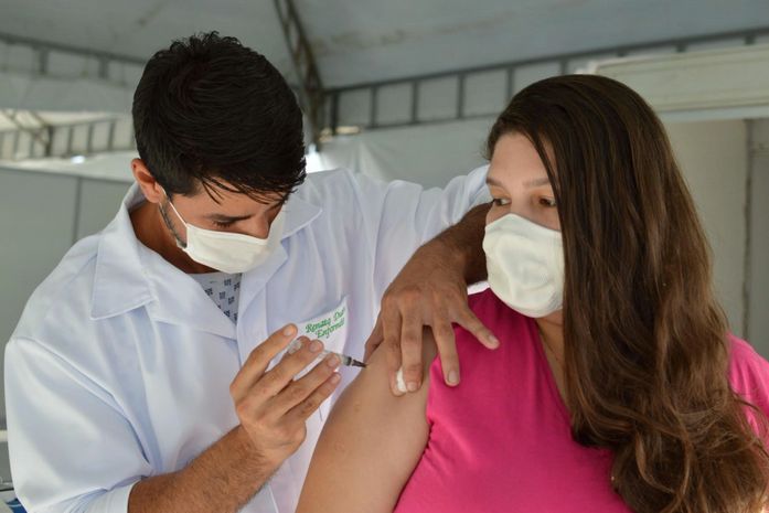 Segundo o PNI, percentual se refere à população vacinável e corresponde a mais de 716 mil pessoas totalmente imunizadas