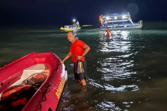 "Banho de lua" nas piscinas naturais teve embarcações clandestinas e vazamento de combustível 