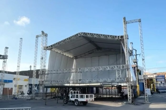 Estrutura da festa de emancipação política de Matriz de Camaragibe está sendo montada
