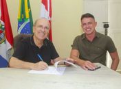 Servidores da Educação da Prefeitura de Penedo recebem 40% de aumento salarial em 3 anos da gestão Ronaldo Lopes