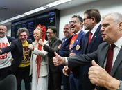 Comissão aprova relatório de PEC que acaba com escala 6X1