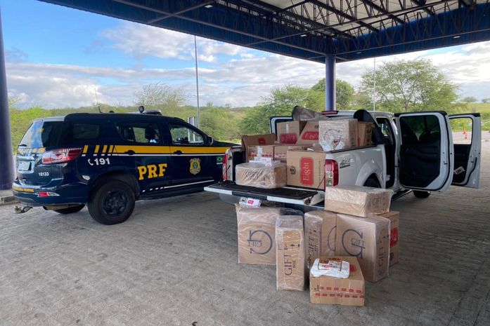 PRF apreende 23 mil maços de cigarros e prende um homem por contrabando em AL

