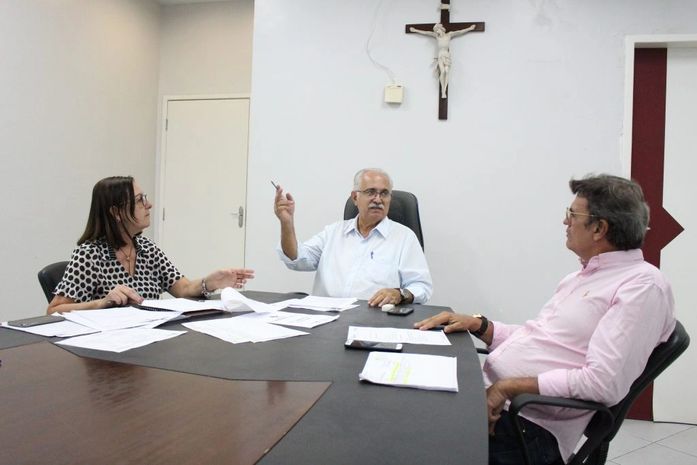 Rogério Teófilo discute os preparativos para os desfiles cívicos 2019 em Arapiraca